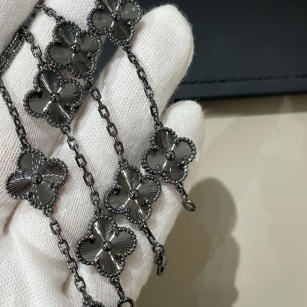 [Dream]New CLOVER 5 MOTIF BLACK BRACELET