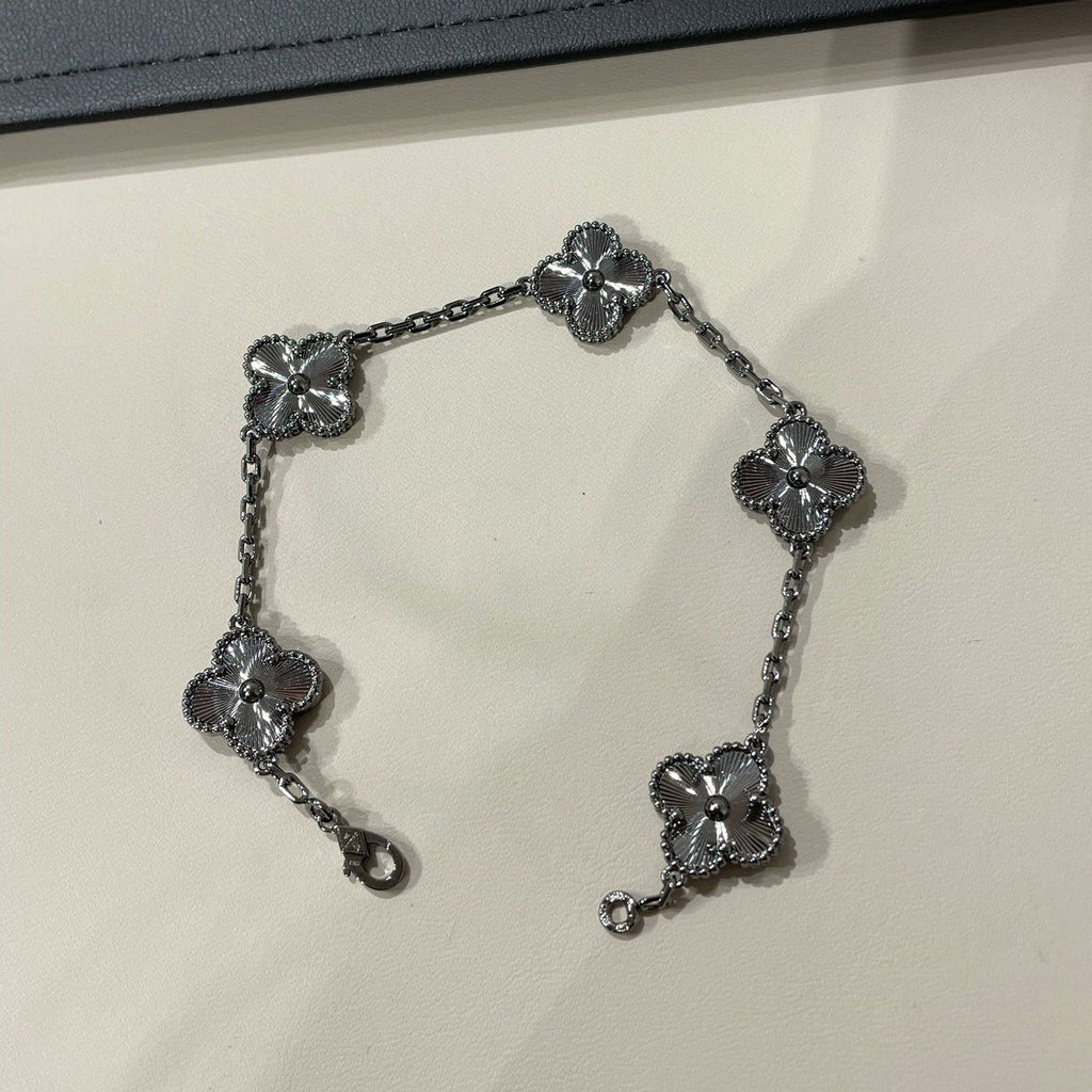 [Dream]New CLOVER 5 MOTIF BLACK BRACELET