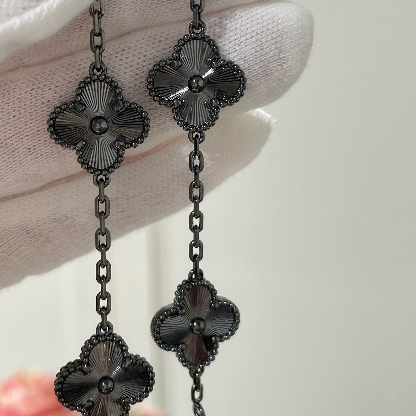 [Dream]New CLOVER 5 MOTIF BLACK BRACELET