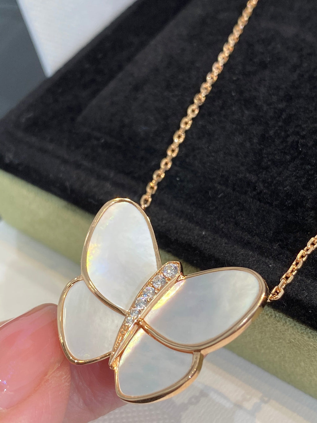 ¡®Dream¡¯BUTTERFLY GOLD MOP DIAMOND NECKLACE