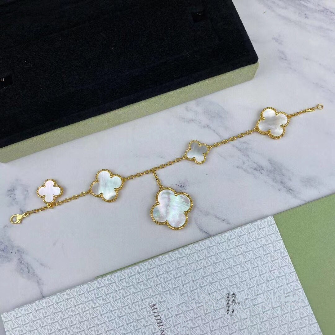 ¡®Dream¡¯MAGIC CLOVER MOP GOLD ARMREIF 5 MOTIVE
