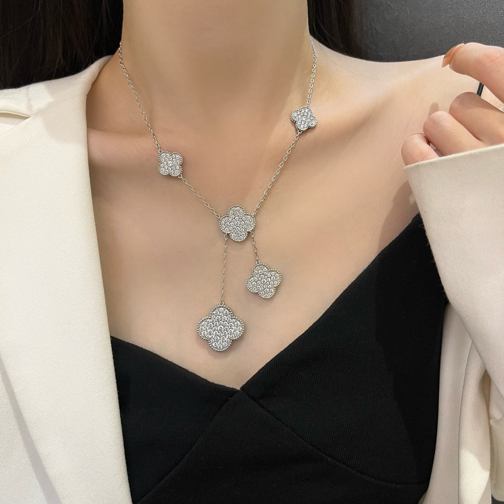 ドリームクローバー 5モチーフ シルバーダイヤモンドネックレス