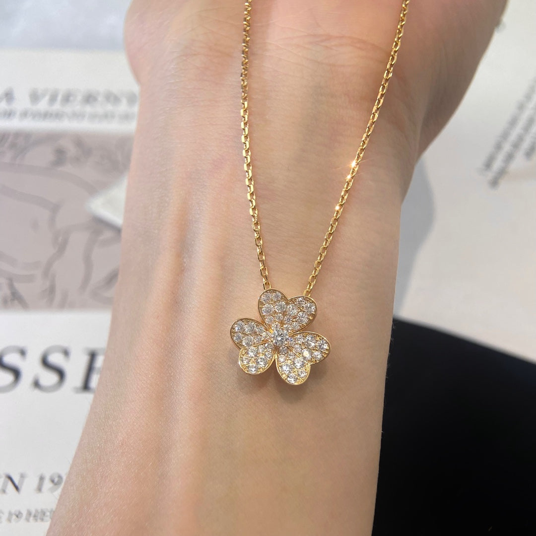 ¡®Dream¡¯FLOWER DIAMOND NECKLACE