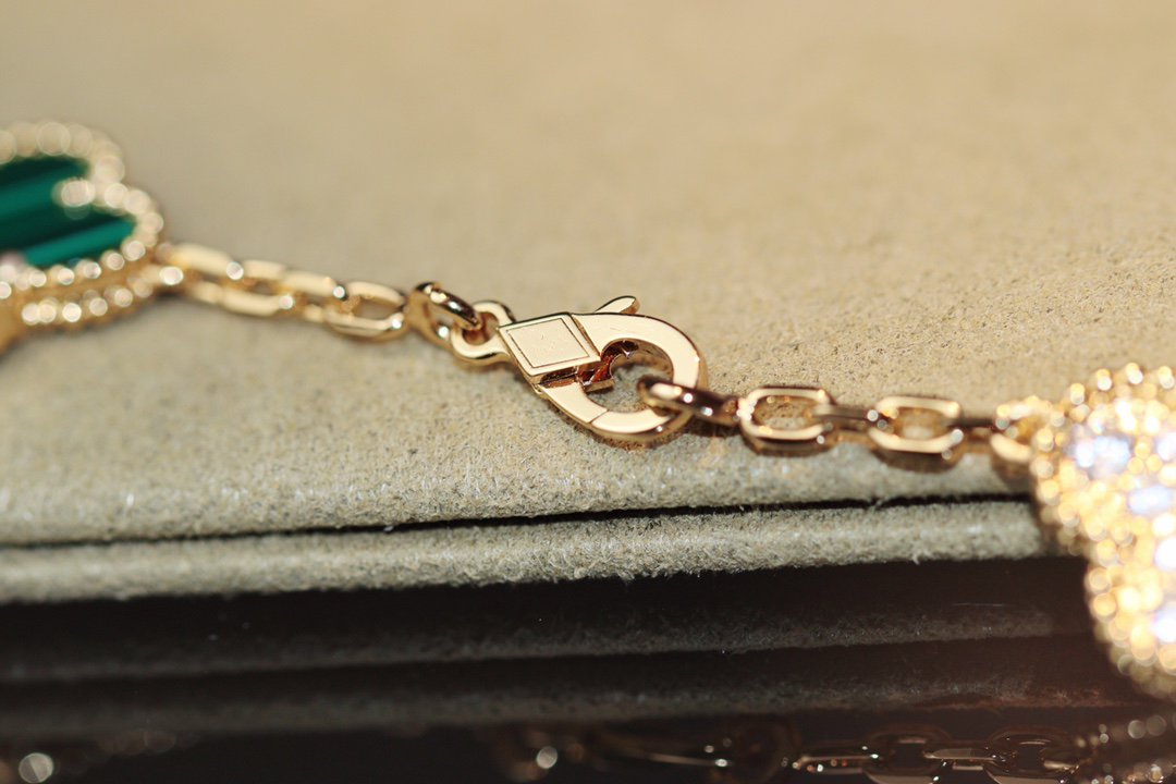 ¡®Dream¡¯CLOVER 20 MOTIFS ONYX ROSEGOLD