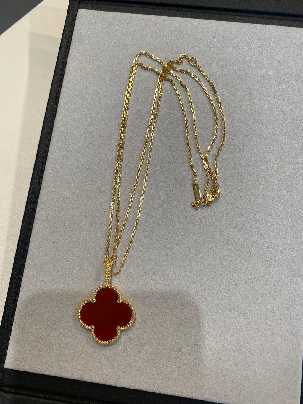 ¡®Dream¡¯CLOVER 25MM NECKLACE GOLD CARNELIAN