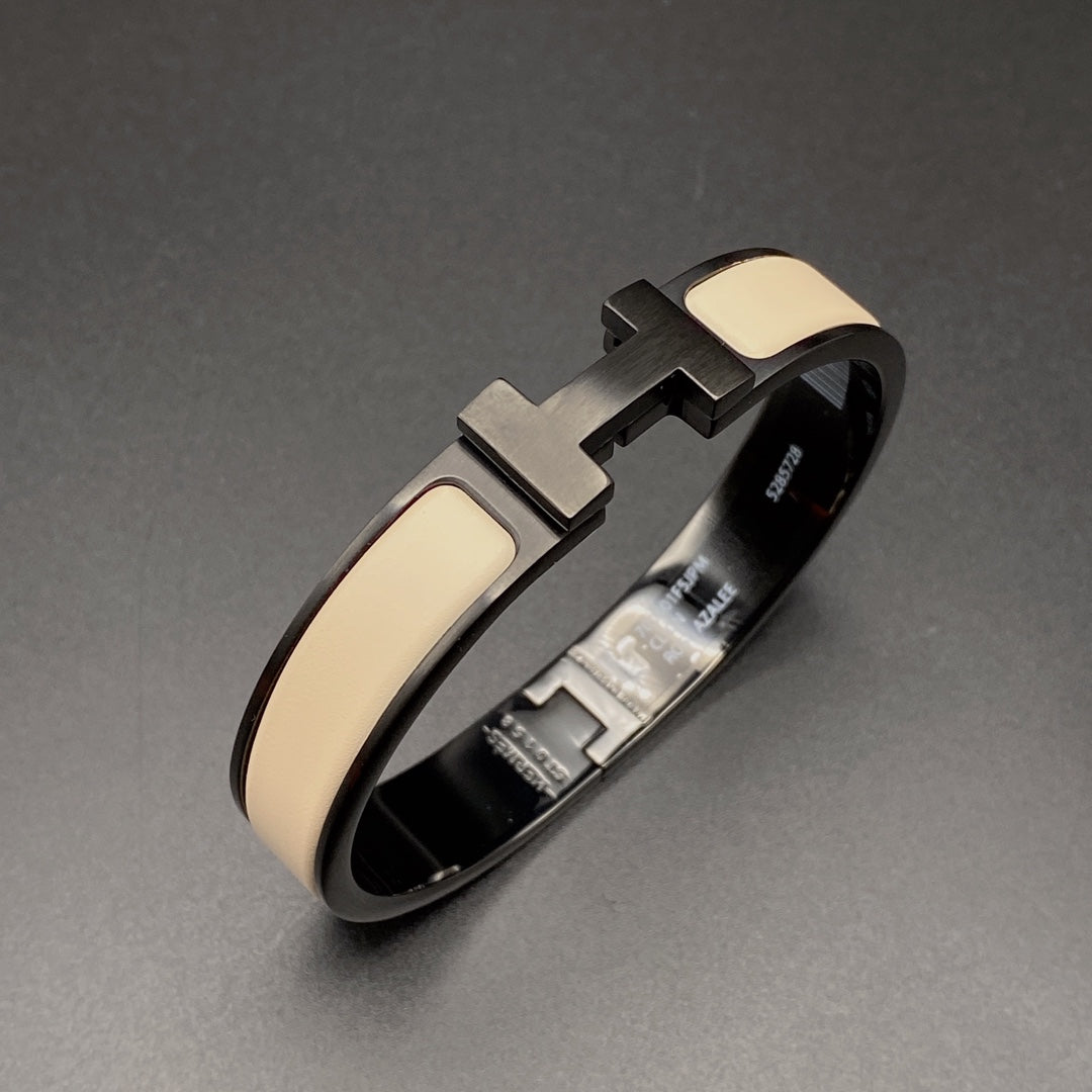Armband „Dream“ mit 12 mm breiten schwarzen und beigen Keramikelementen
