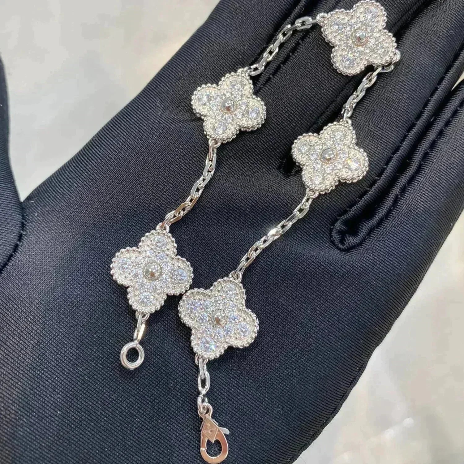 [Dream] Neue CLOVER 5 MOTIF FULL DIAMOND ARMBANDKOLLEKTION