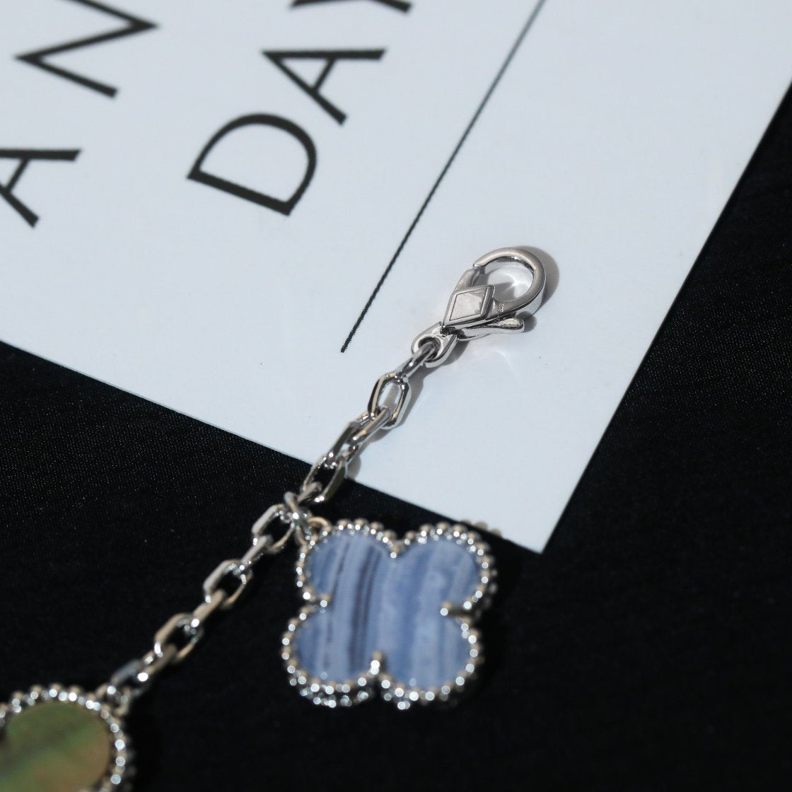 „Dream“KLEE-ARMBAND 5 MOTIVE MOP CHALZEDON SILBER