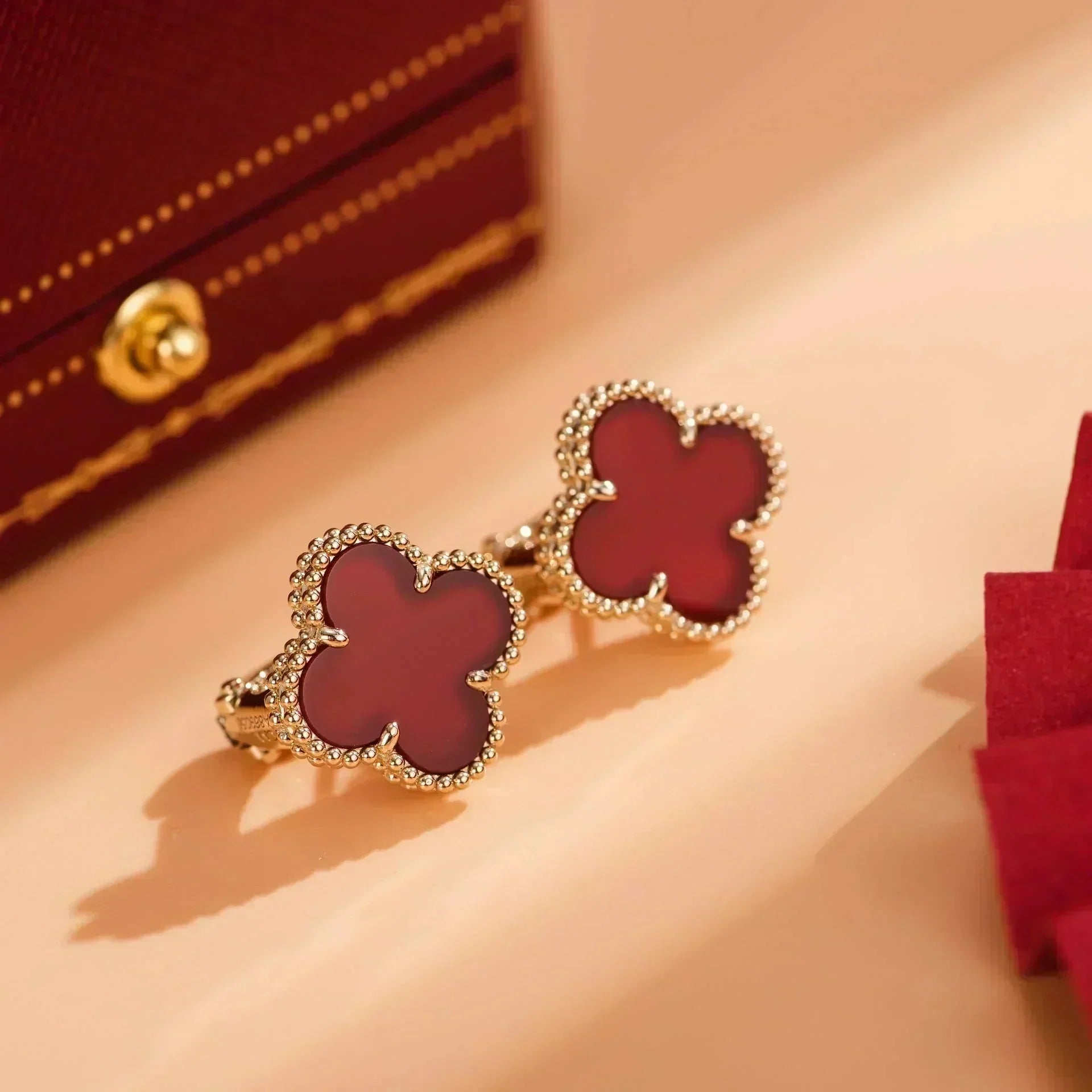 ¡®Dream¡¯CLOVER MITTELGROSS 1 MOTIV KARNEOL OHRRINGE