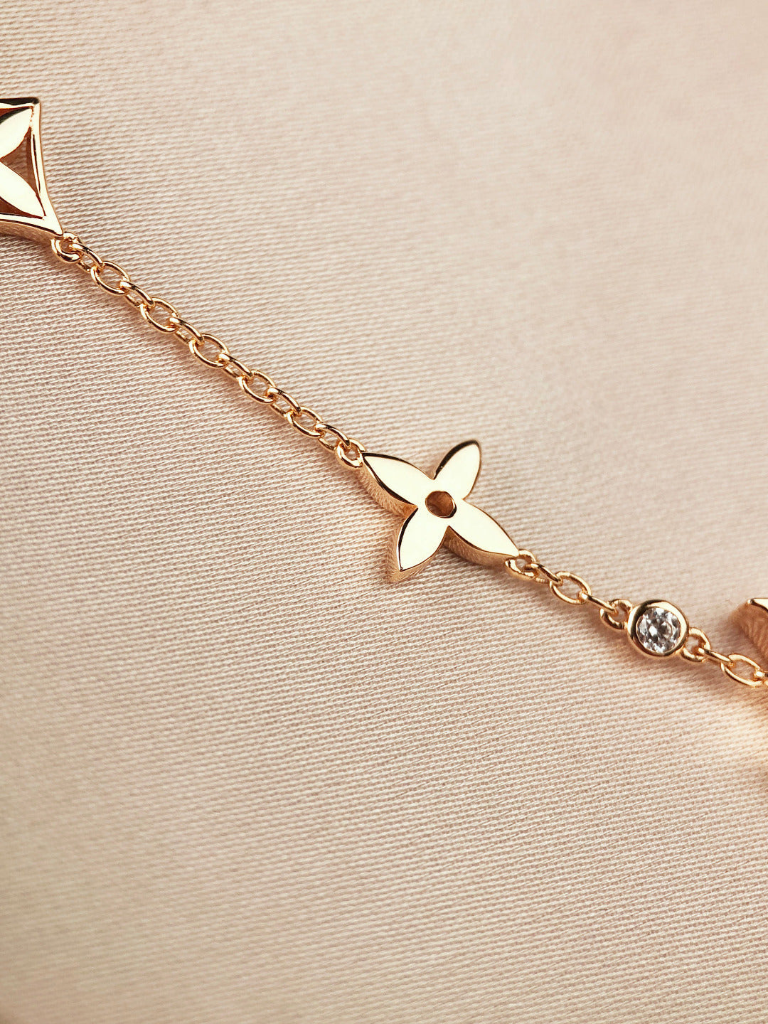 ¡®Dream¡¯STAR AND SUN 7 MOTIFS GOLD BRACELET