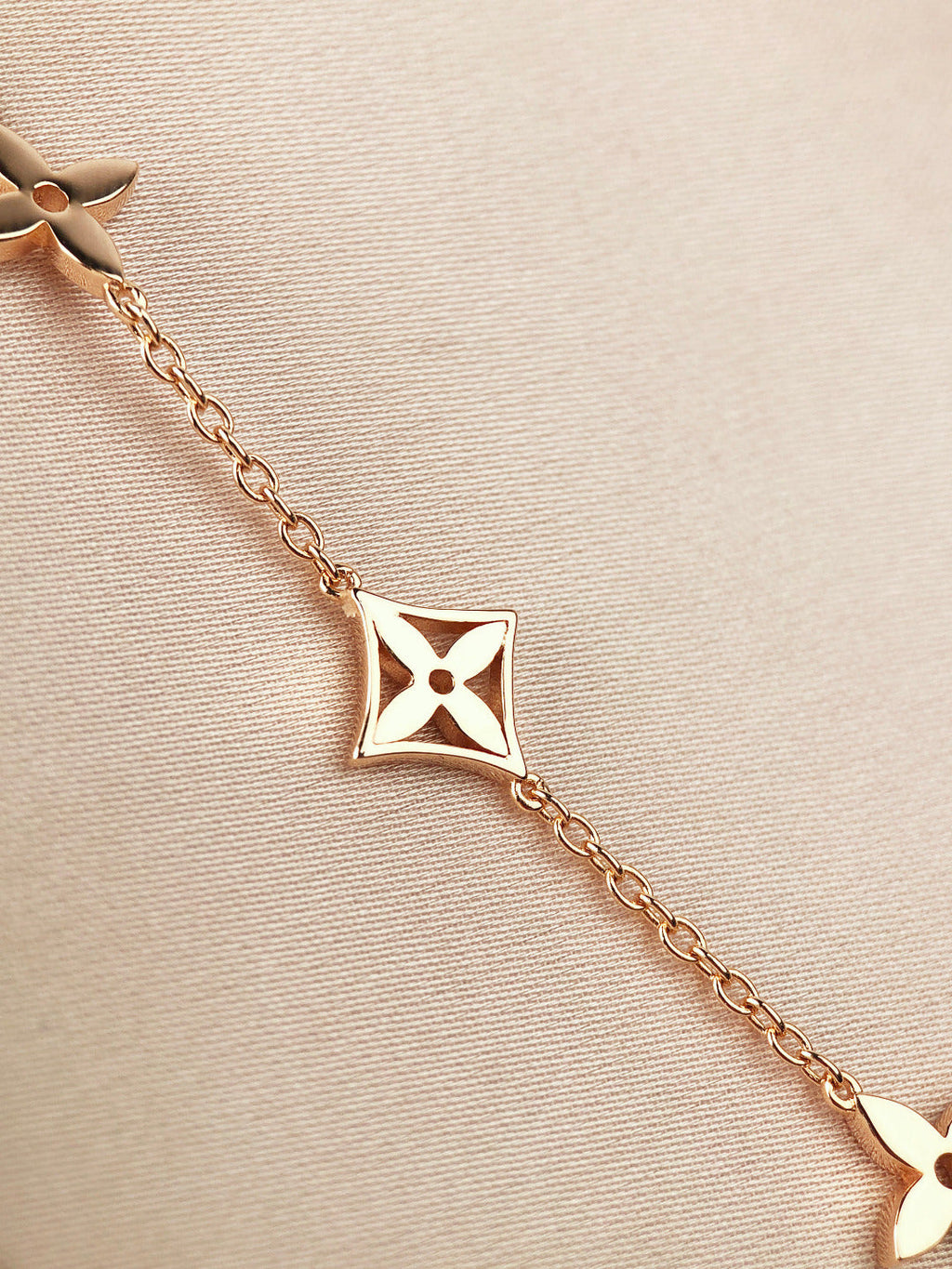 ¡®Dream¡¯STAR AND SUN 7 MOTIFS GOLD BRACELET