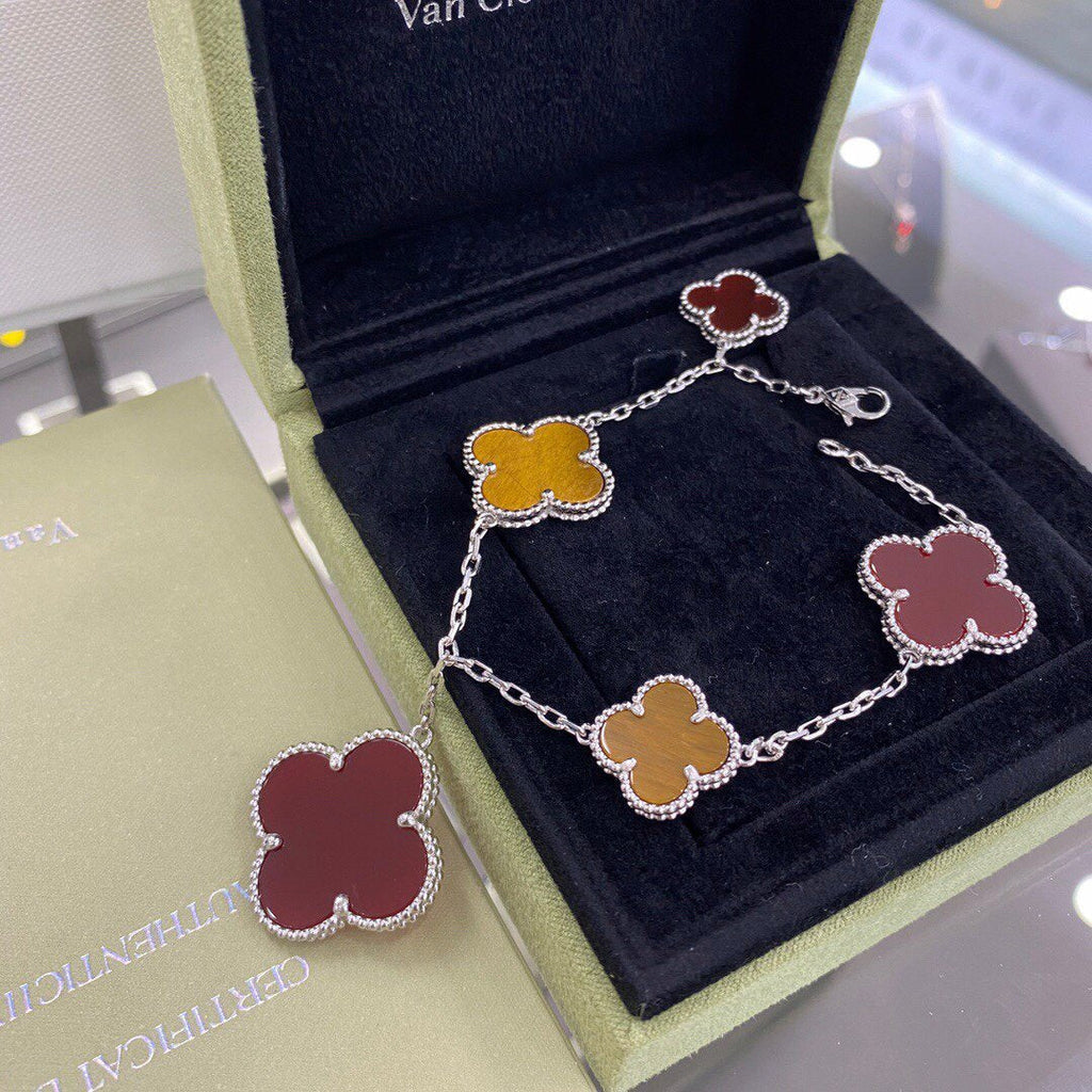 「ドリーム」クローバー 5モチーフ シルバー カーネリアン タイガーアイ ブレスレット
