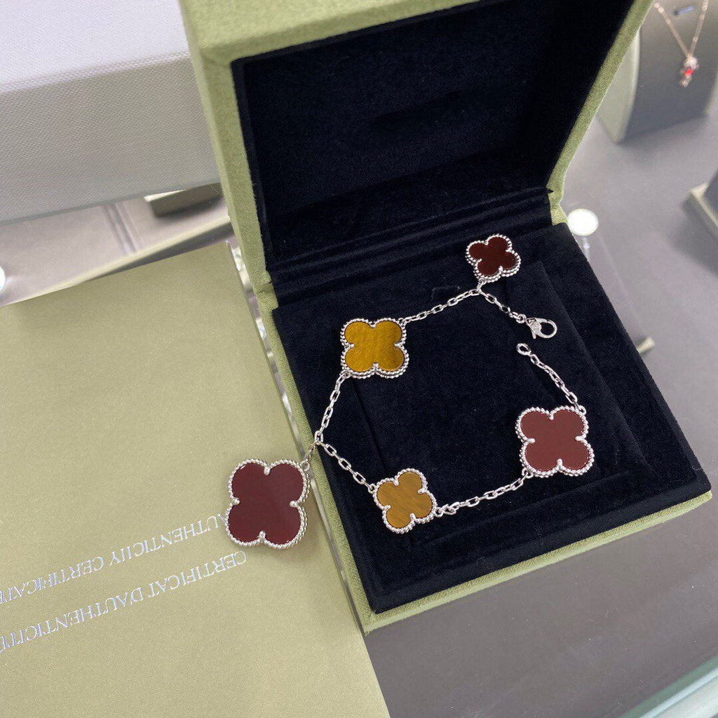 「ドリーム」クローバー 5モチーフ シルバー カーネリアン タイガーアイ ブレスレット