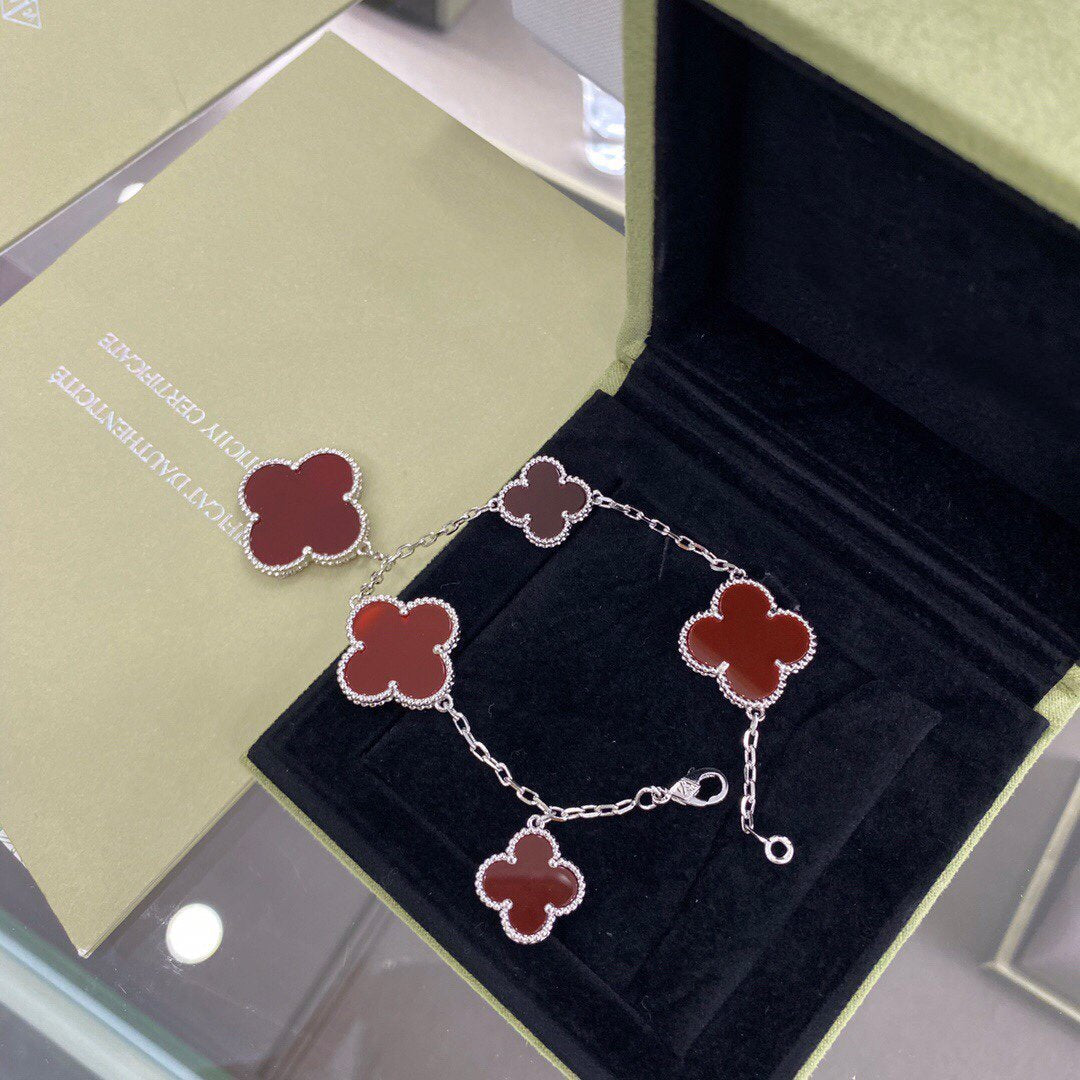 „Dream“ CLOVER 5 MOTIVE SILBER KARNEOL ARMBAND