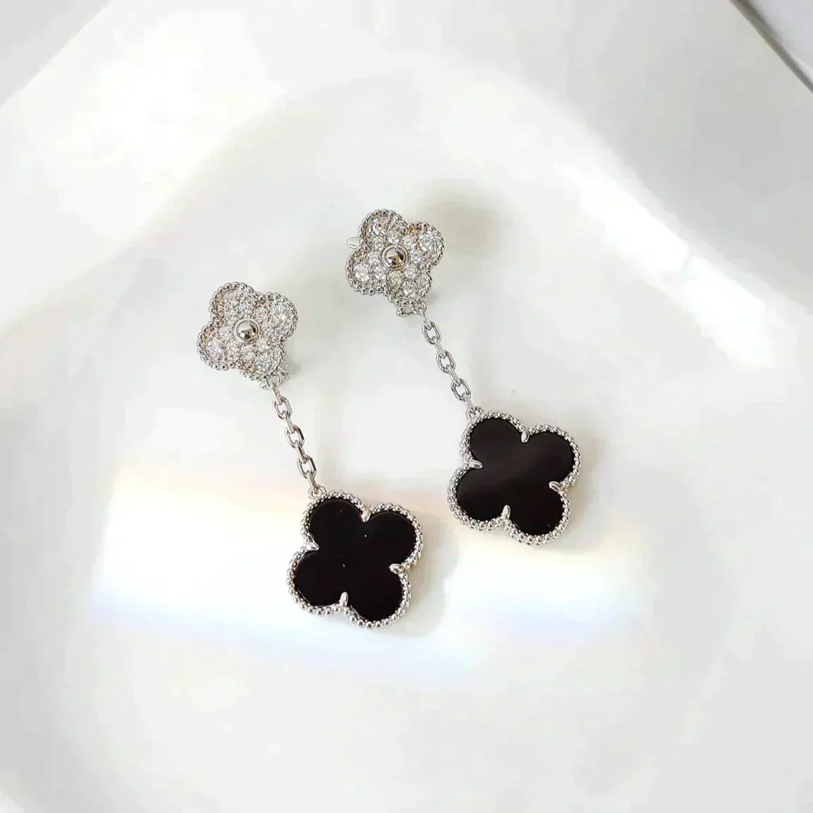 ¡®Dream¡¯CLOVER 2 MOTIFS  DIAMOND ONYX EARRINGS SILVER