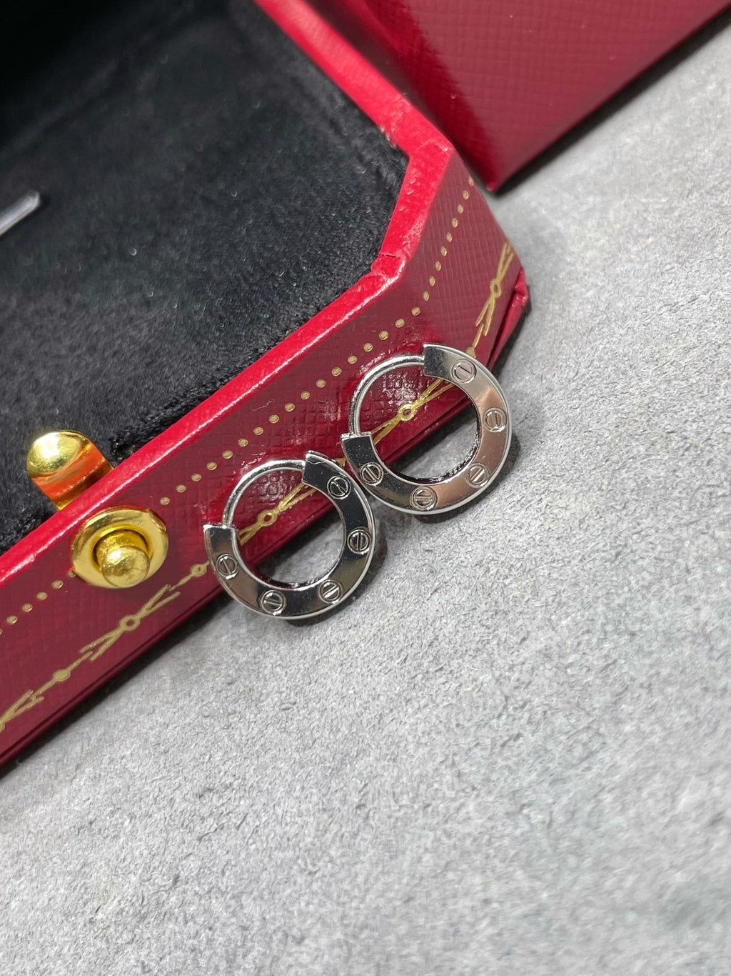 「ドリーム」LOVEミニピアス