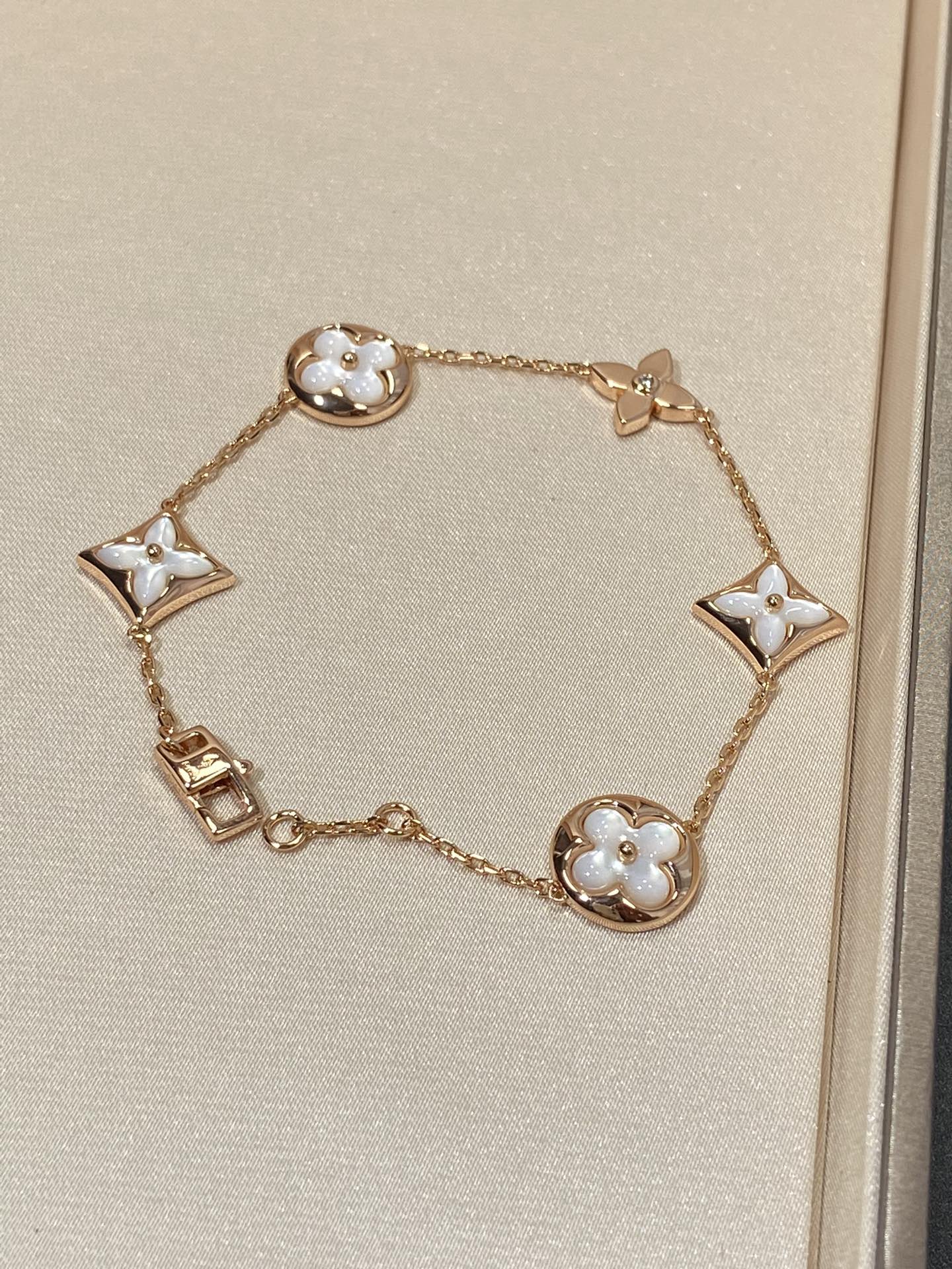 ¡®Dream¡¯STAR AND SUN 5 MOTIF MOP PINK GOLD BRACELET