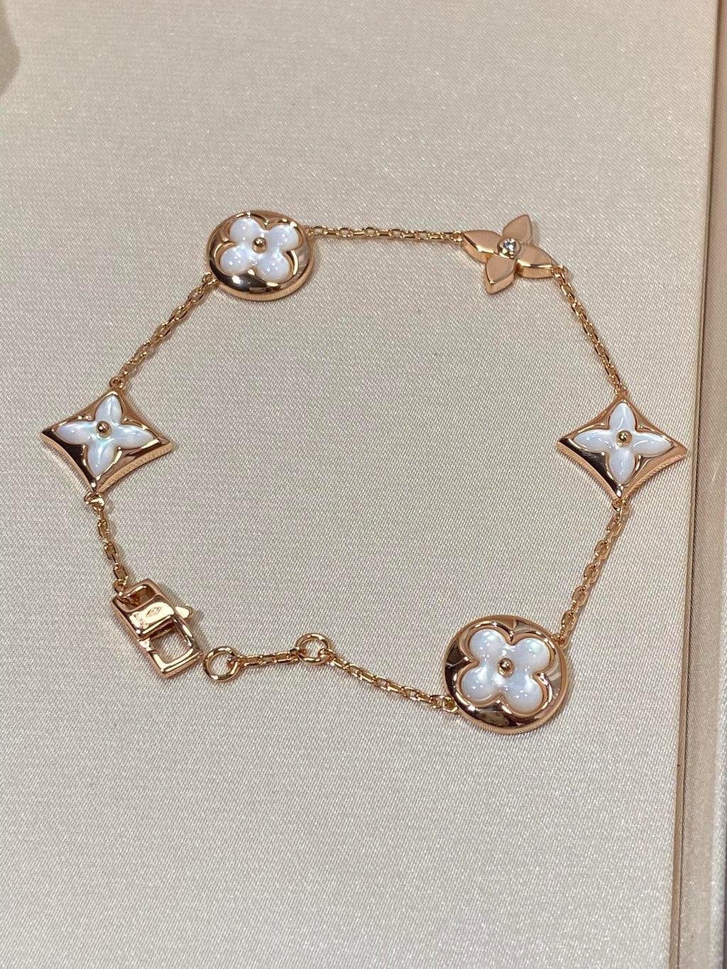 ¡®Dream¡¯STAR AND SUN 5 MOTIF MOP PINK GOLD BRACELET