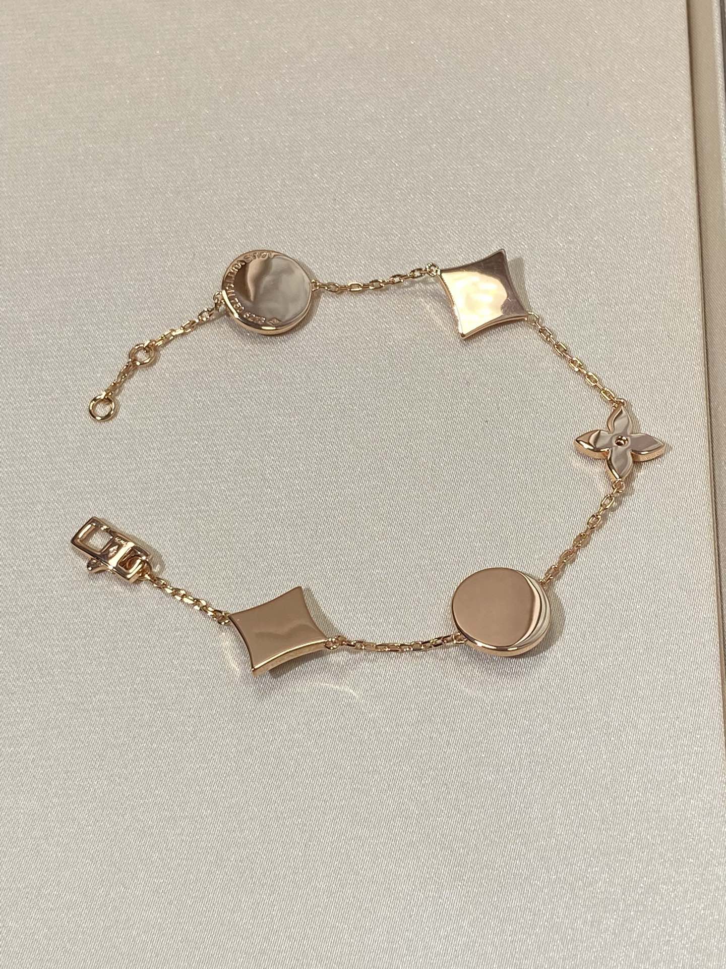 ¡®Dream¡¯STAR AND SUN 5 MOTIF MOP PINK GOLD BRACELET