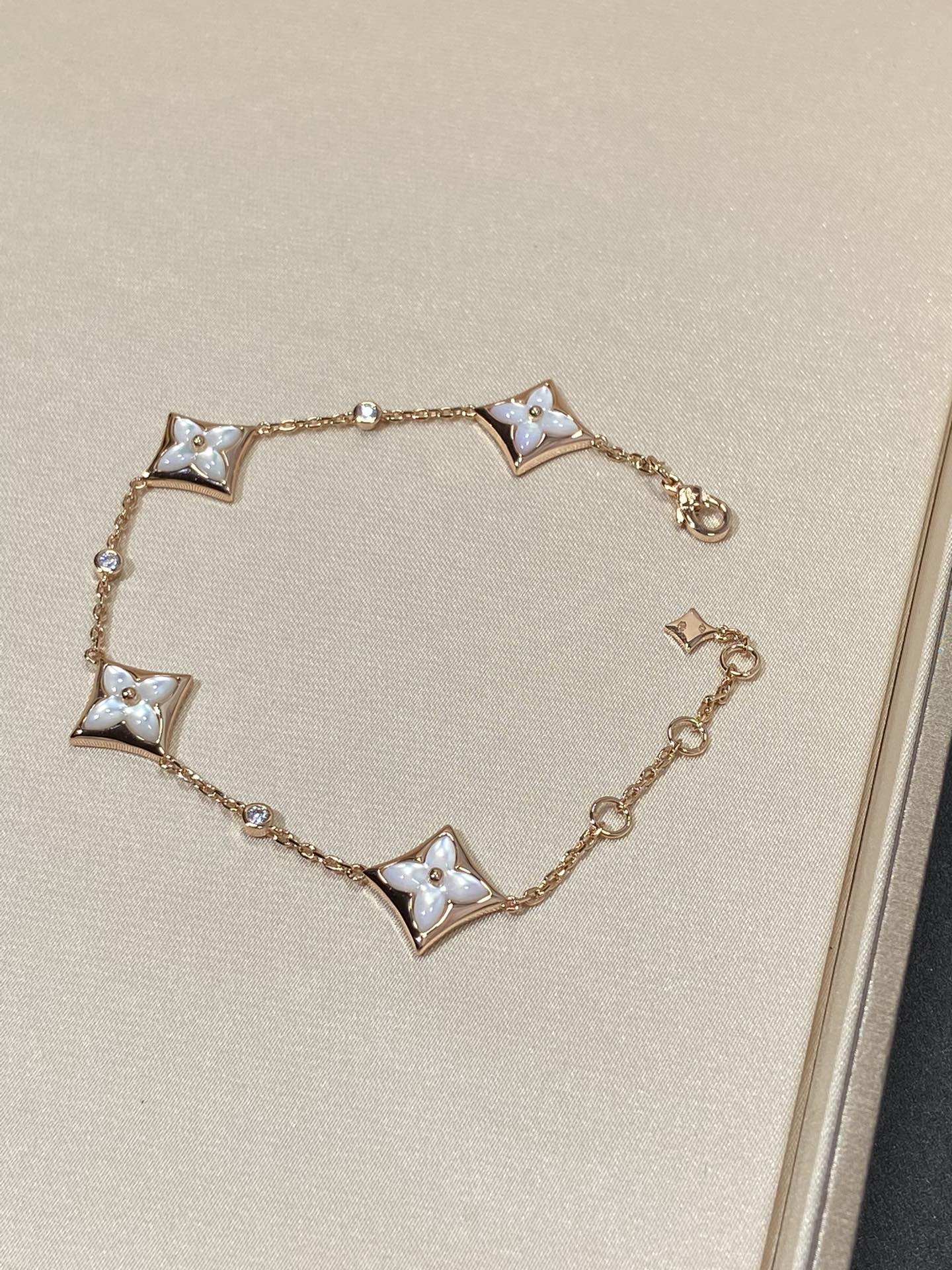 ¡®Dream¡¯STAR 4 MOTIF MOP DIAMOND PINK GOLD BRACELET