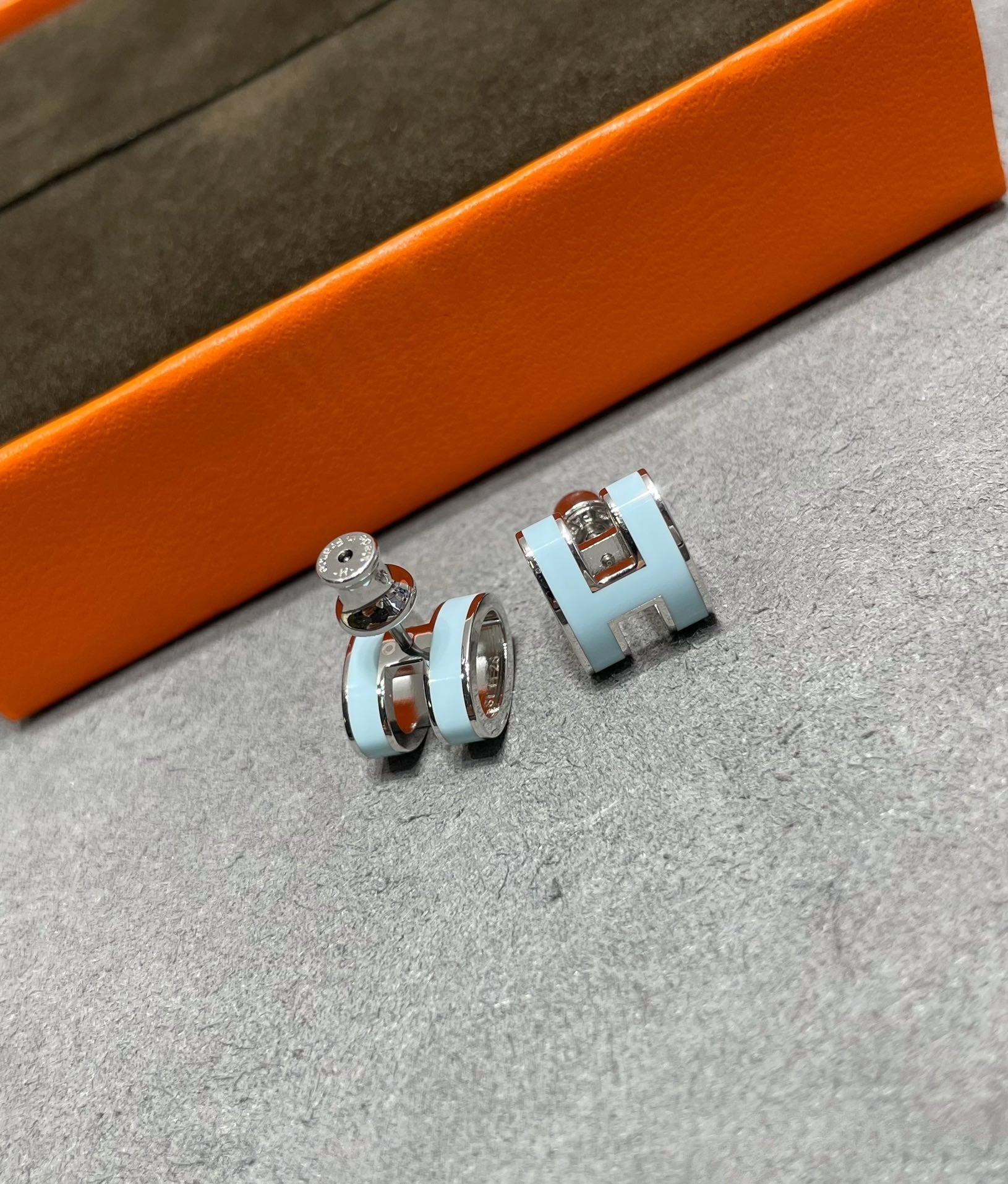 ¡®Dream¡¯POP H SKY BLUE STUD EARRINGS
