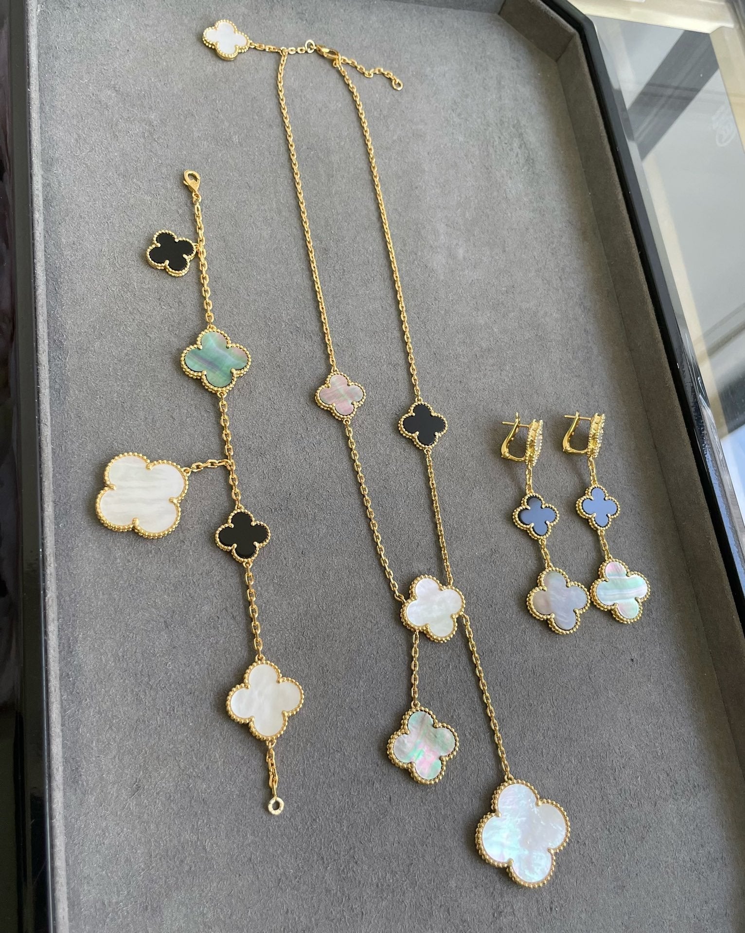 ¡®Dream¡¯CLOVER 3 MOTIV MOP ONYX DUNKEL MOP ROSÉGOLD OHRRINGE
