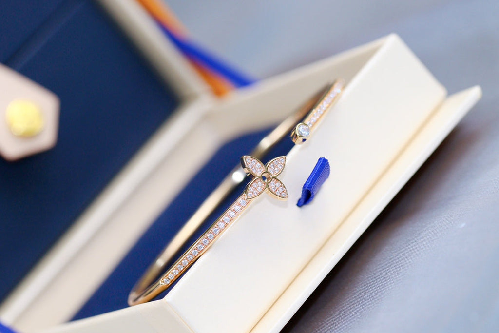 ¡®Dream¡¯IDYLLE PINK GOLD OPEN BRACELET DIAMOND PAVED