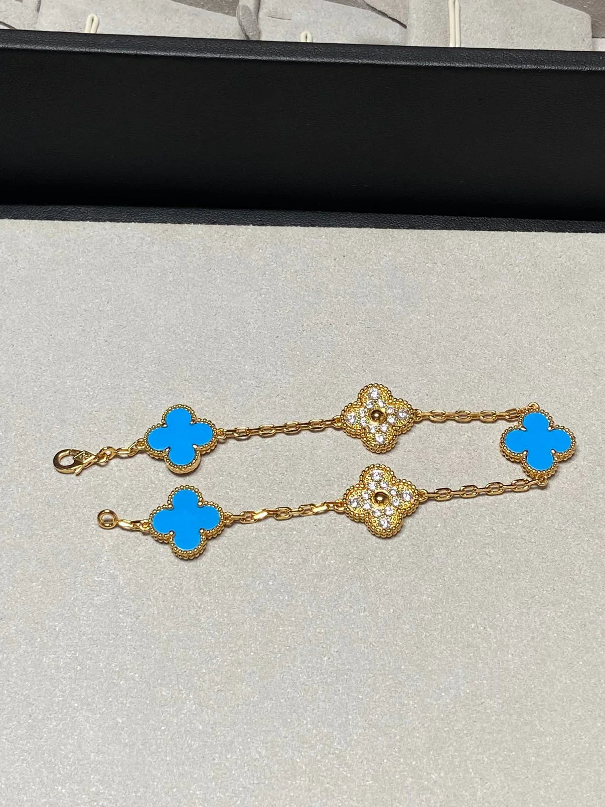 [Traum]Neue Kollektion CLOVER 5 MOTIF BLUE AGATE ARMBÄNDER
