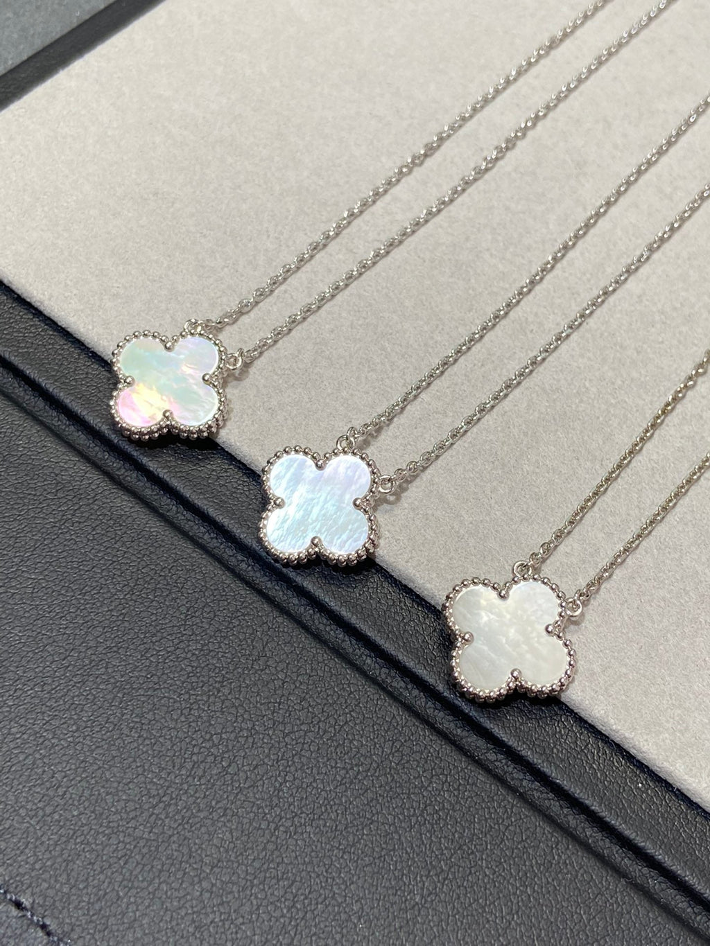 ¡®Dream¡¯CLOVER MEDIUM SILBER WEISS MOP HALSKETTE