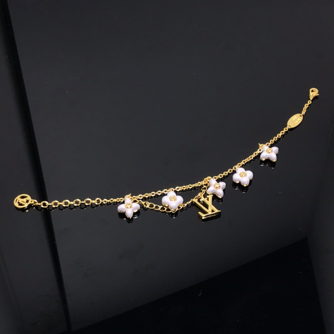 ¡®Dream¡¯LOGO 6 MOTIF STAR AND SUN GOLD BRACELET