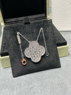 ¡®Dream¡¯CLOVER 25MM LARGE PENDANT DIAMOND PAVED SILVER NECKLACE