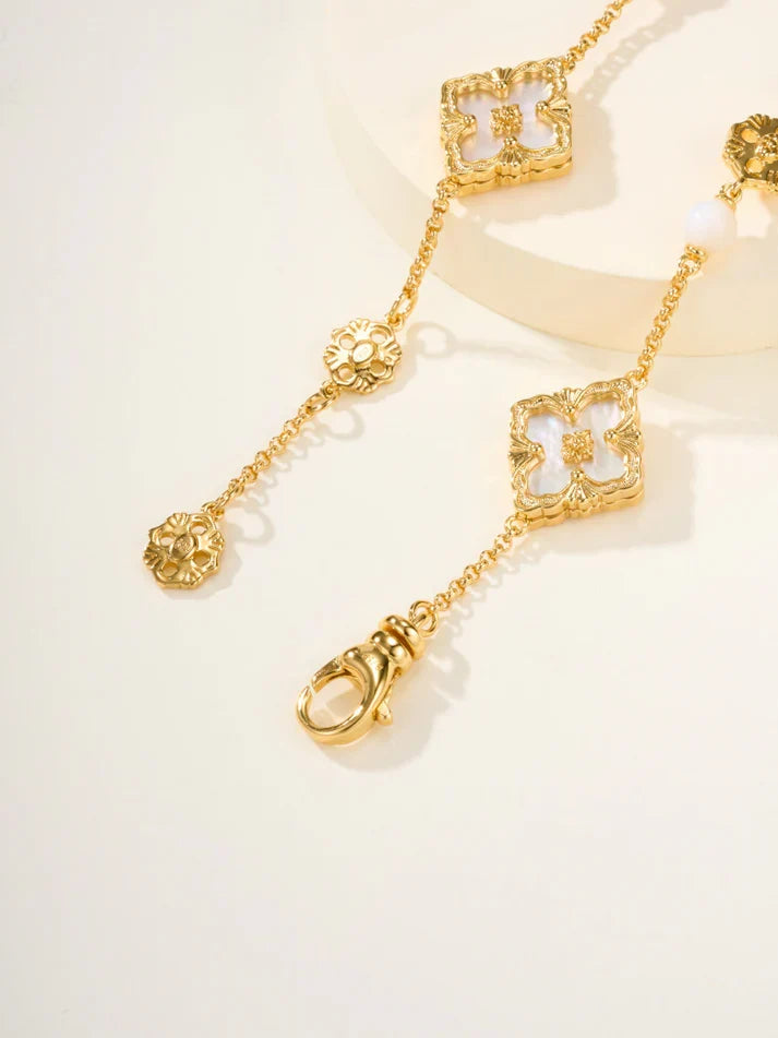 [Dream]B.C.L ENAMELED Three-Flower Bracelet£¨Trumpet)