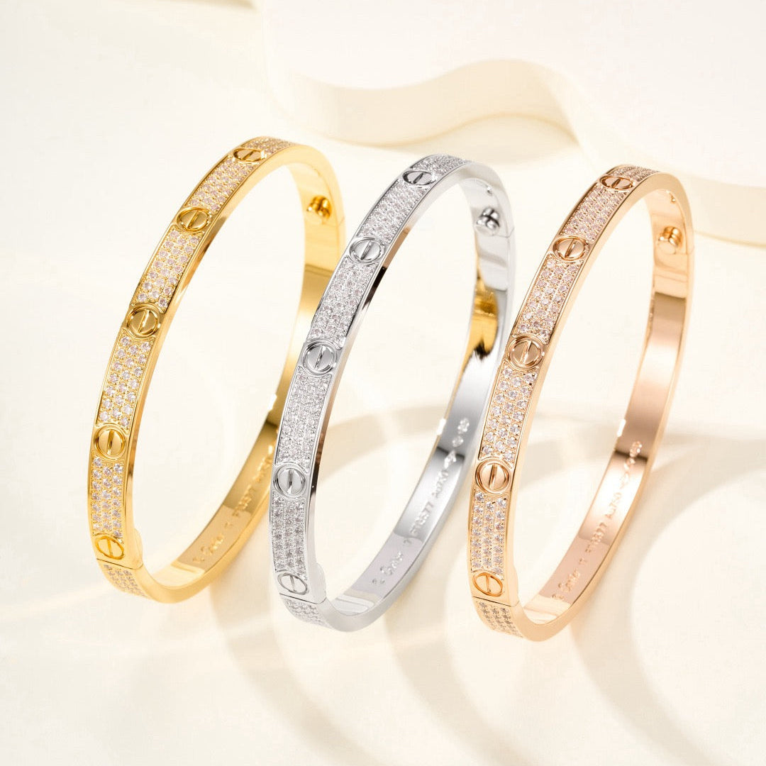 「ドリーム」LOVEブレスレット 4.8MM ダイヤモンドパヴェ