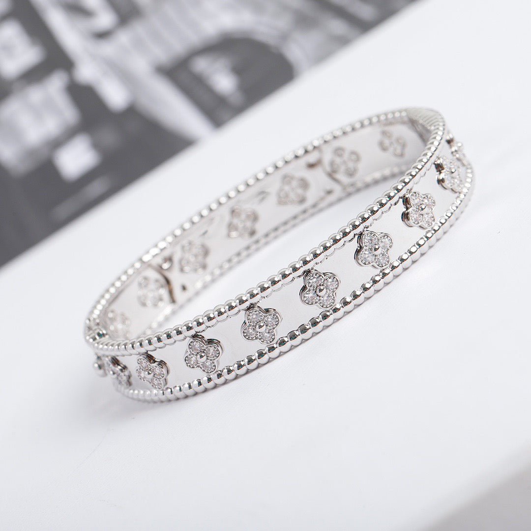 ¡®Dream¡¯CLOVER BRACELET 8MM DIAMONDS