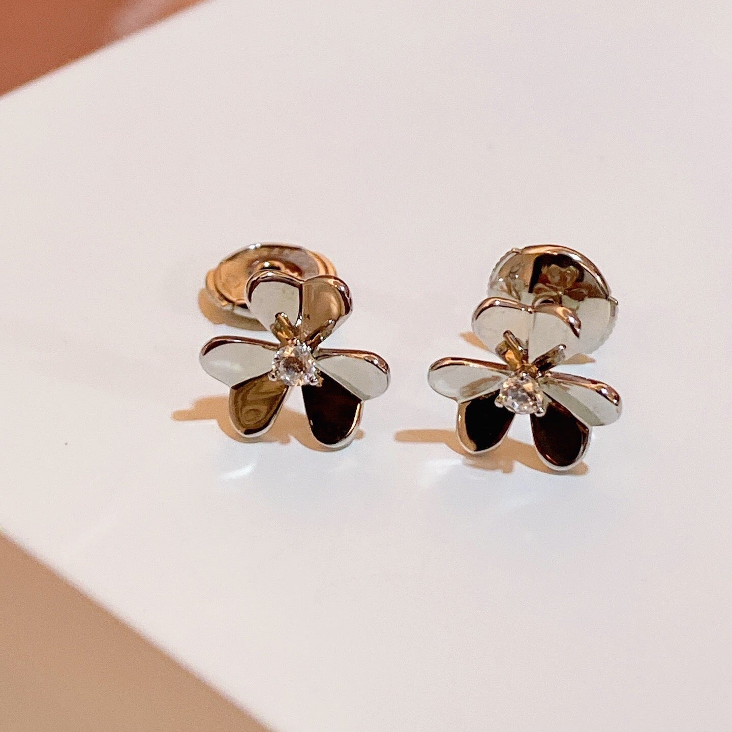 「ドリーム」フリヴォル ミニ フラワー イヤリング