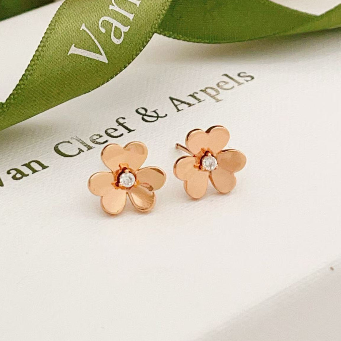 「ドリーム」フリヴォル ミニ フラワー イヤリング