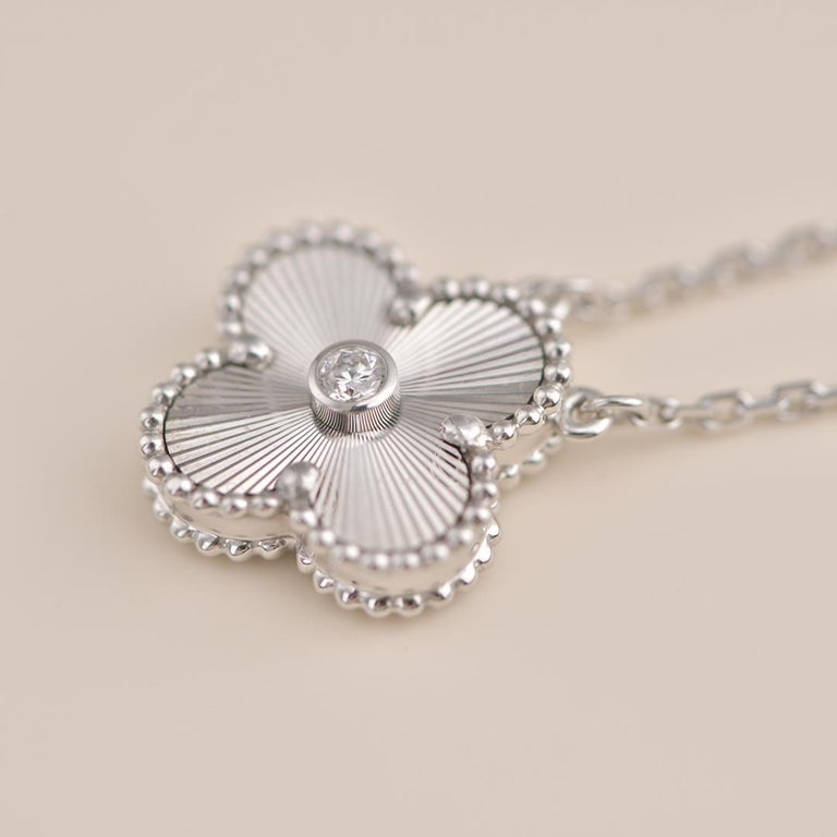 ¡®Dream¡¯CLOVER 15MM ダイヤモンド レーザー ネックレス シルバー