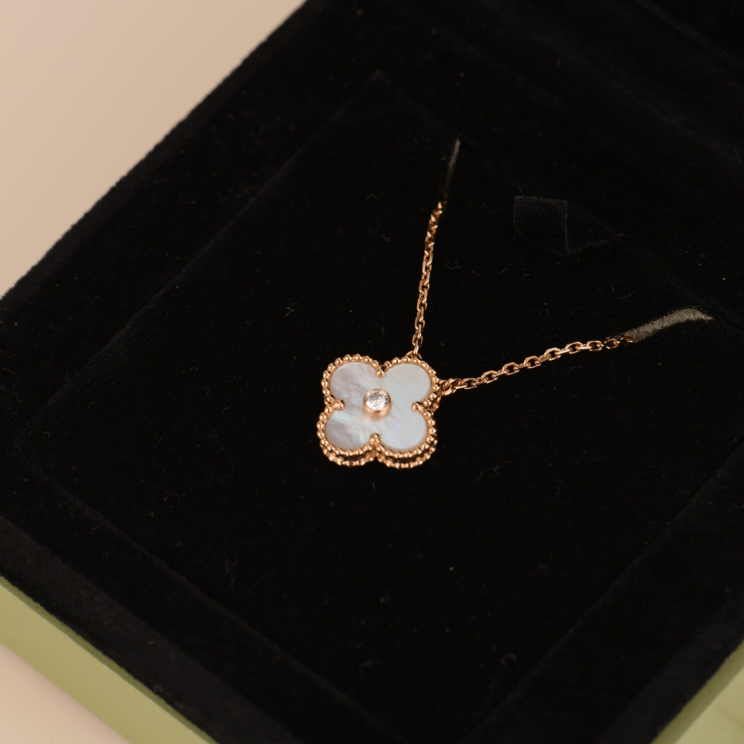 „Dream“CLOVER 15MM DIAMANT WEIß FRITILLARIA-HALSKETTE