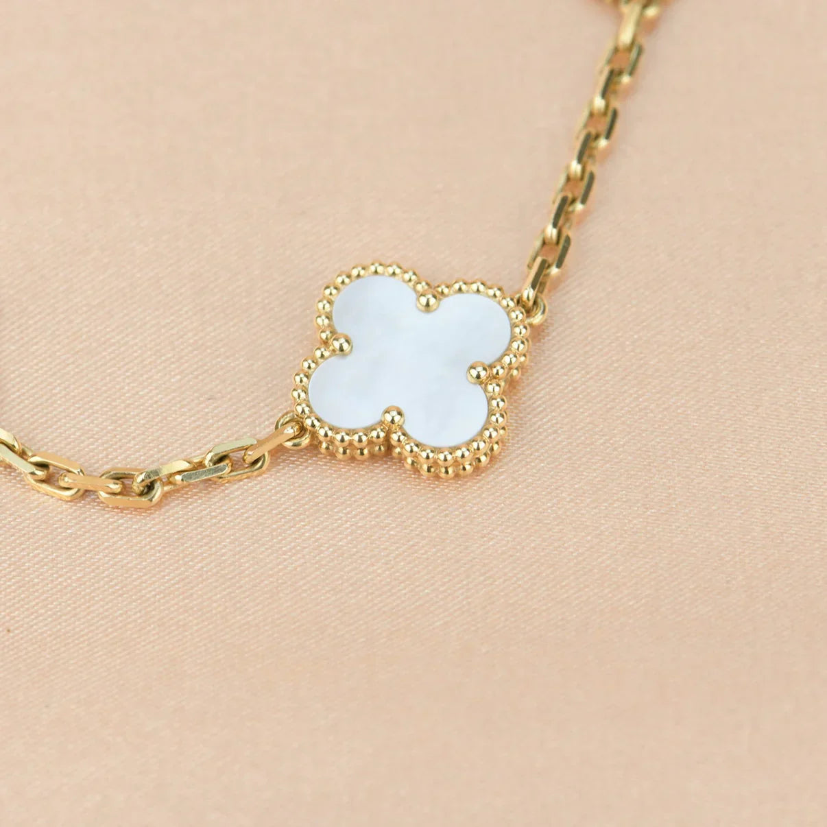 [Dream]New CLOVER WHITE PEARL MOP 5 MOTIF BRACELET COLLECTION