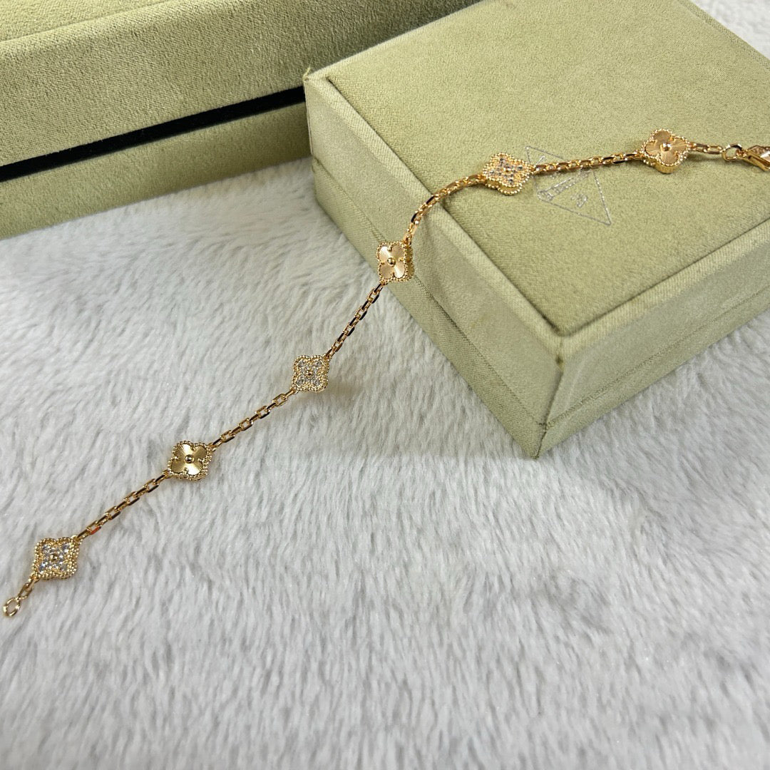 [¡®Dream¡¯]CLOVER 6 MOTIF DIAMOND LASER BRACELET