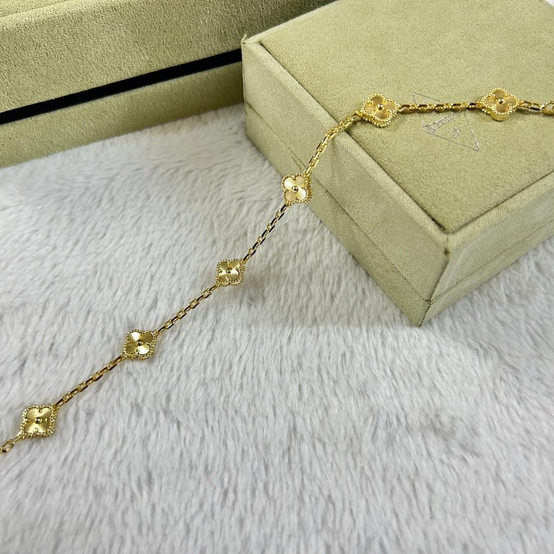 [Traum]Neues Kleeblatt-Armband mit 6 Diamant-Motiven