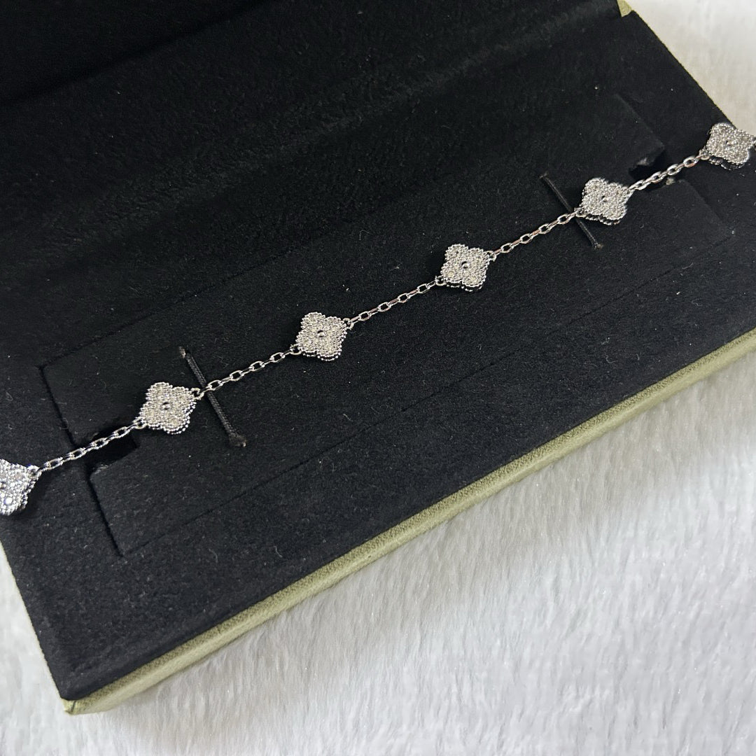 [Traum]Neues CLOVER 6 MOTIV DIAMANTARMREIF