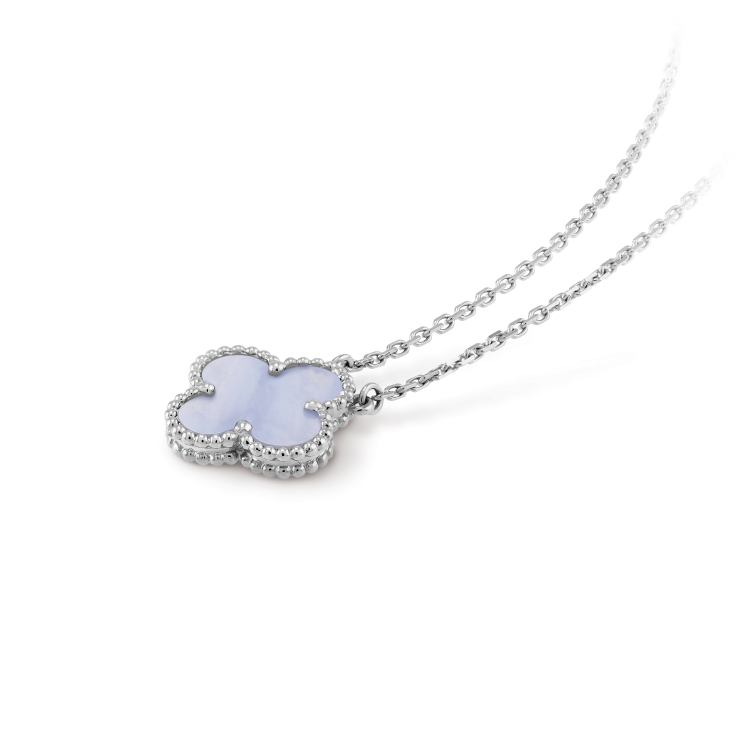 「ドリーム」クローバー 15mm ブルーカルセドニーネックレス シルバー