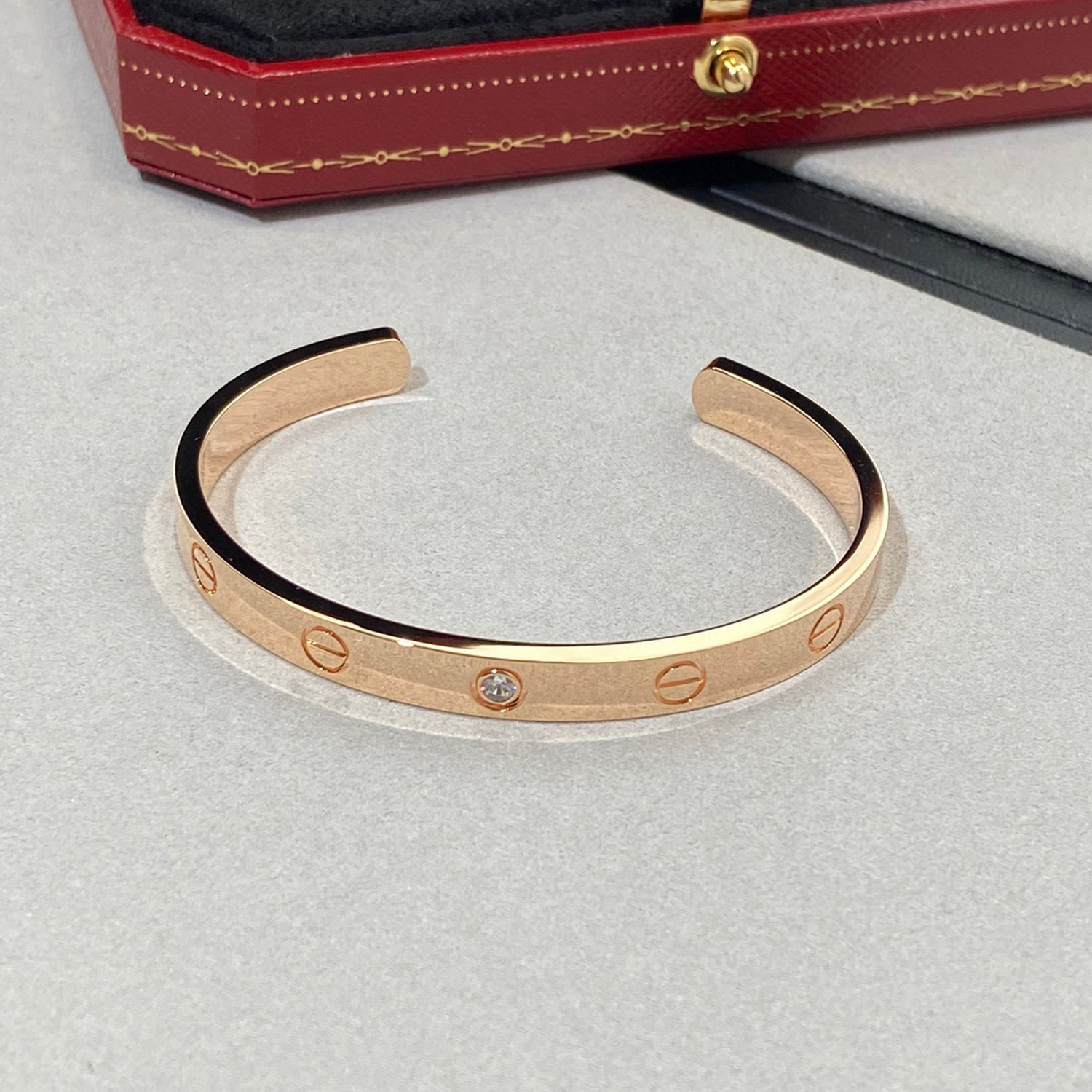 ®ドリーム®LOVEブレスレット 6.1MM 1ダイヤモンド オープンカフ