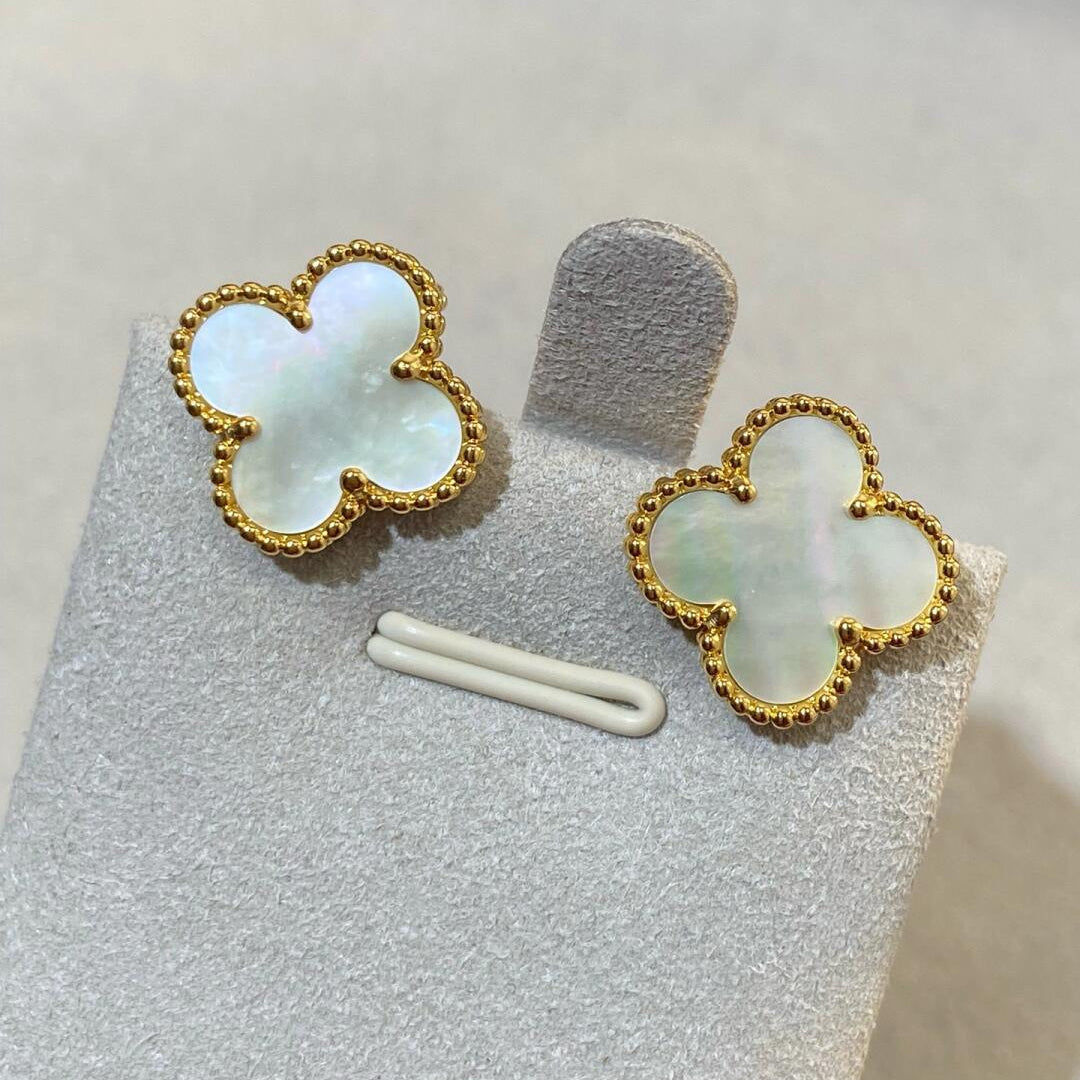 [Dream] CLOVER LARGE (20mm) 1 MOTIFS WHITE MOP STUD EARRINGS