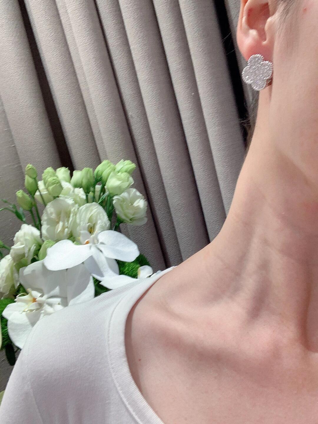 [Dream] CLOVER 20MM モチーフ ダイヤモンドスタッドピアス シルバー