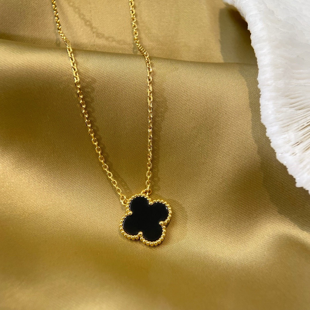夢CLOVER 15MM ブラックオニキス シングル フラワー ネックレス