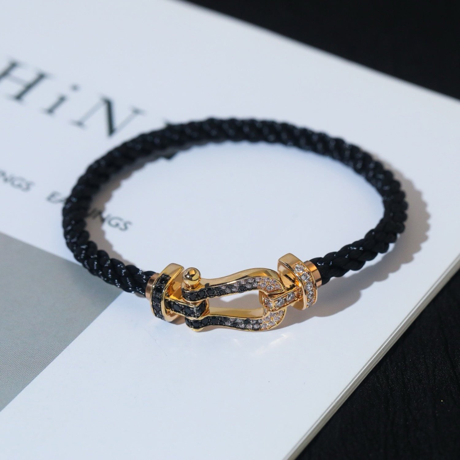 ¡®Dream¡¯FORCE LARGE HORSESHOE BLACK WHITE DIAMOND BRACELET SILVER