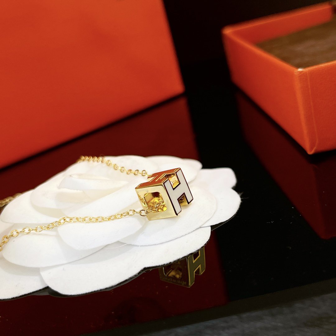 ¡®Dream¡¯H WEISSES, QUADRATISCHES GOLDHALSBAND