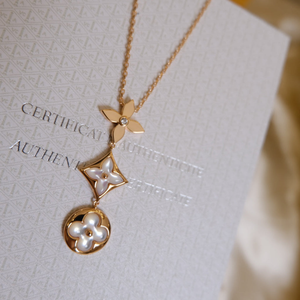 ¡®Dream¡¯COLOR BLOSSOM LARIAT NECKLACE PINK GOLD WHITE MOTHER PEARL AND DIAMOND